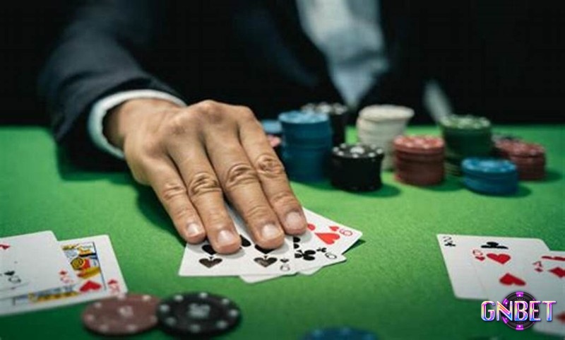 Lựa chọn đúng vị trí và thời điểm sẽ nâng cao tỷ lệ thành công của bluff trong poker.