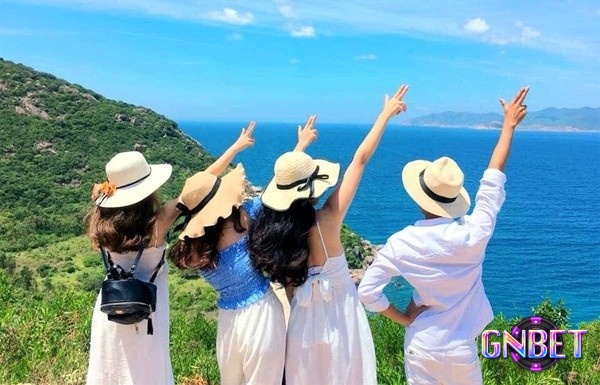 Mơ đi du lịch cùng bạn bè cho thấy mối quan hệ tốt đẹp xung quanh 