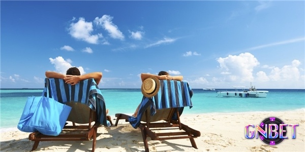 Mơ đi du lịch và trò chuyện vui vẻ là dấu hiệu thuận lợi trong công việc 