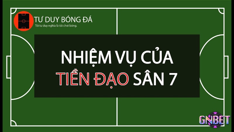 Tiền đạo lùi đóng vai trò cầu nối sáng tạo giữa tuyến tiền vệ và tiền đạo cắm.