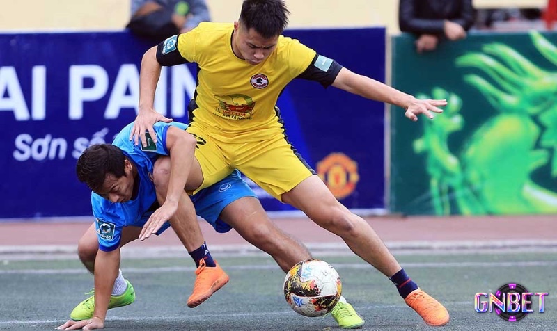 Hậu vệ trung tâm – người chỉ huy hàng thủ và ngăn chặn mọi pha tấn công nguy hiểm.