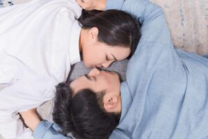 Chiêm bao thấy quan hệ điềm báo gì? Đánh số đề gì?