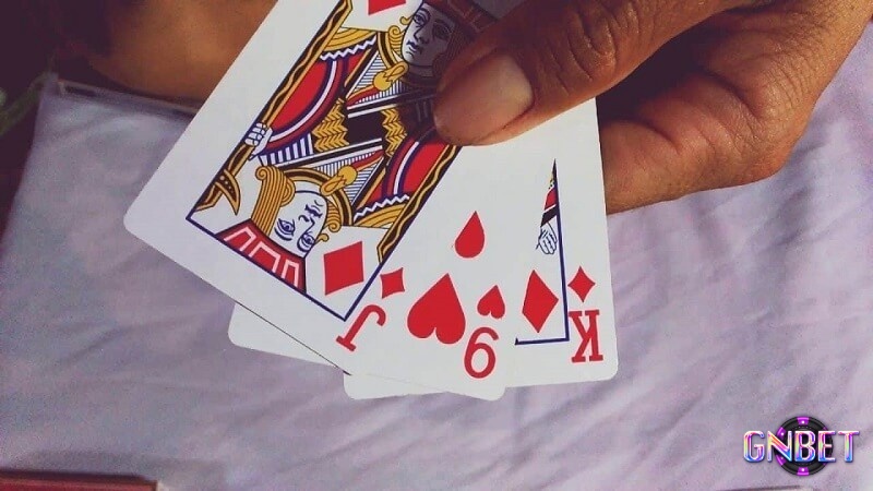 9 điểm - Tổng điểm được tính dựa trên quy định bài cào tố