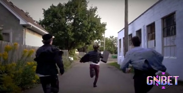 Mơ thấy chính mình bị rượt đuổi cho thấy đề thủ đang cảm thấy áp lực