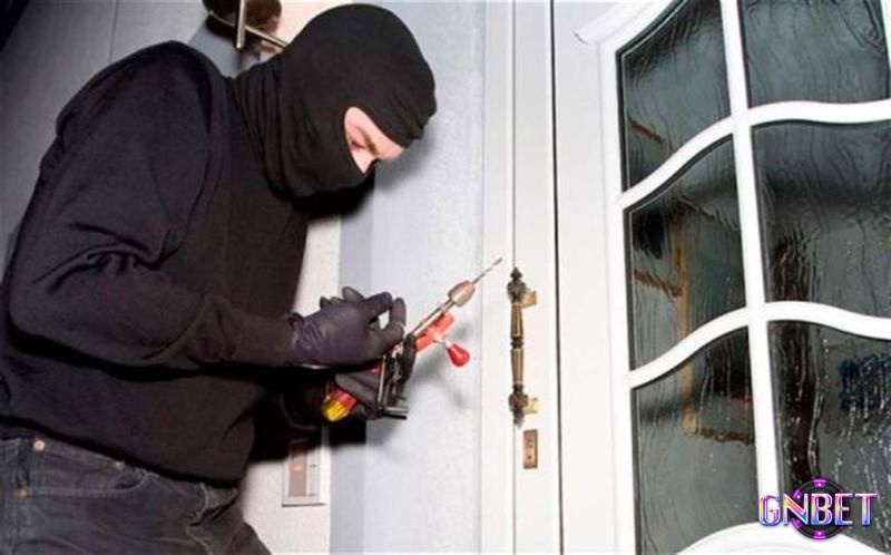 Giải mã giấc chiêm bao thấy trộm vào nhà cùng điềm báo và các con số may mắn liên quan