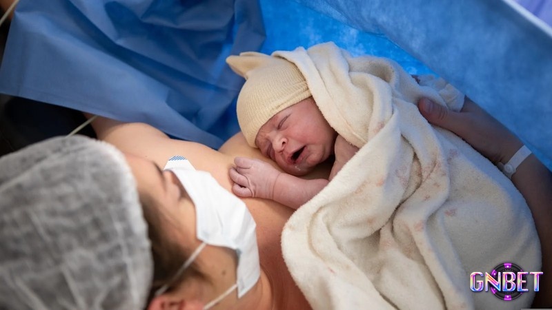 Giấc mơ thấy sinh con trai là điềm báo về may mắn và tài lộc với bạn