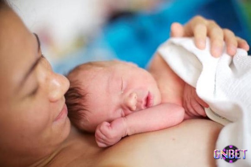Giấc mơ thấy em bé sinh non hoặc suy dinh dưỡng là điềm báo bạn đang lo lắng hoặc chưa sẵn sàng
